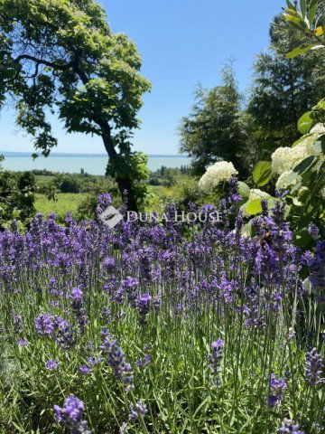 Eladó nyaraló, Balatonrendesen 150 M Ft, 3 szobás