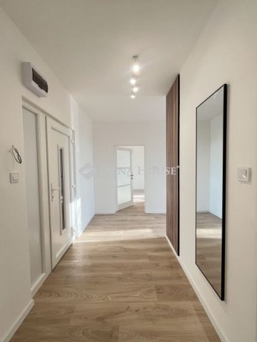 Eladó panellakás, Pécsett, Páfrány utcában 54.9 M Ft, 2 szobás