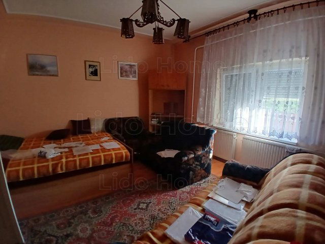 Eladó családi ház, Tápszentmiklóson 58.9 M Ft, 4 szobás