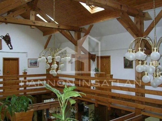 Eladó hotel, Alsóújlakon 164.9 M Ft / költözzbe.hu