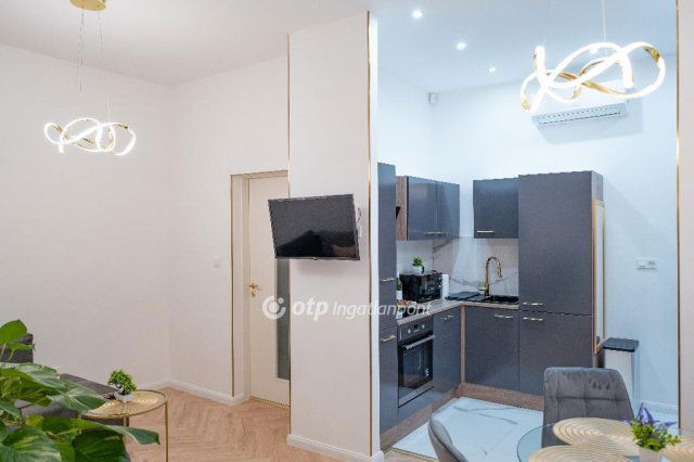 Eladó téglalakás, Budapesten, VI. kerületben 79.9 M Ft