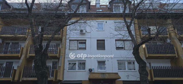 Eladó panellakás, Debrecenben 51.9 M Ft, 1+1 szobás