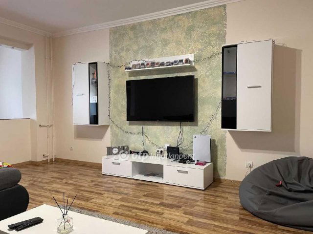 Eladó panellakás, Hajdúszoboszlón 82 M Ft, 3 szobás