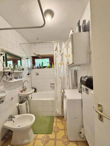 Eladó családi ház, Pécsett 165 M Ft, 8 szobás