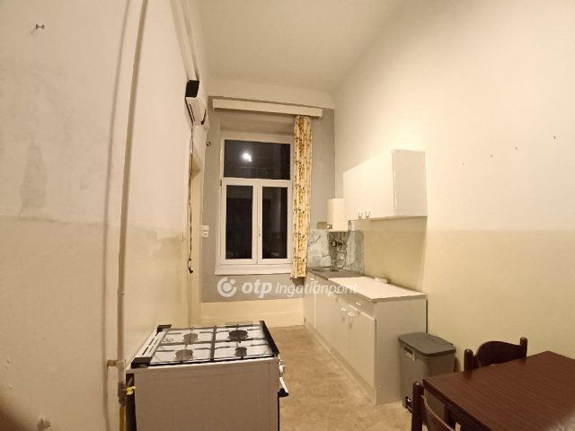 Eladó téglalakás, Budapesten, VI. kerületben 49.9 M Ft