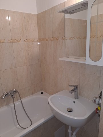 Kiadó panellakás, albérlet, XVIII. kerületben, Építő utcában