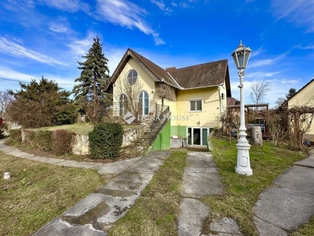 Eladó családi ház, Sülysápon 140 M Ft, 8 szobás