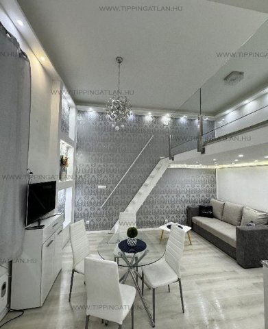 Eladó téglalakás, VI. kerületben, Vörösmarty utcában