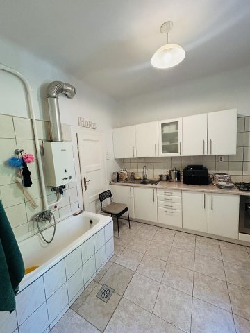 Eladó téglalakás, Budapesten, IX. kerületben, Haller utcában