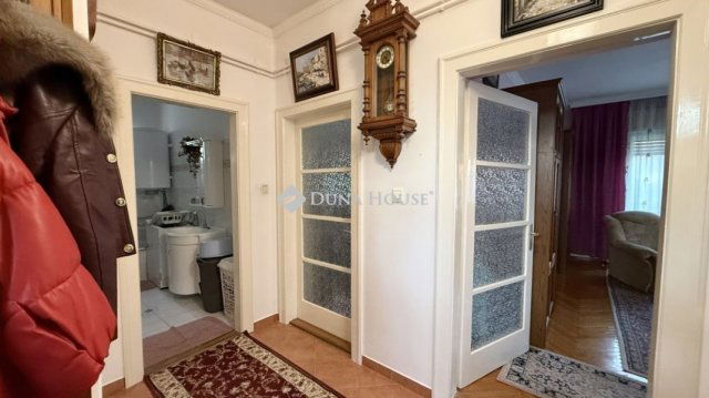 Eladó családi ház, Makón 65 M Ft, 4 szobás