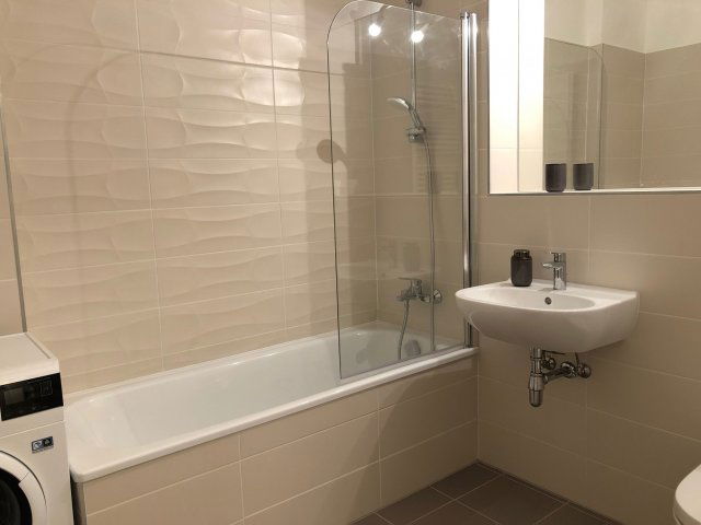 Kiadó téglalakás, albérlet, VI. kerületben, Rózsa utcában