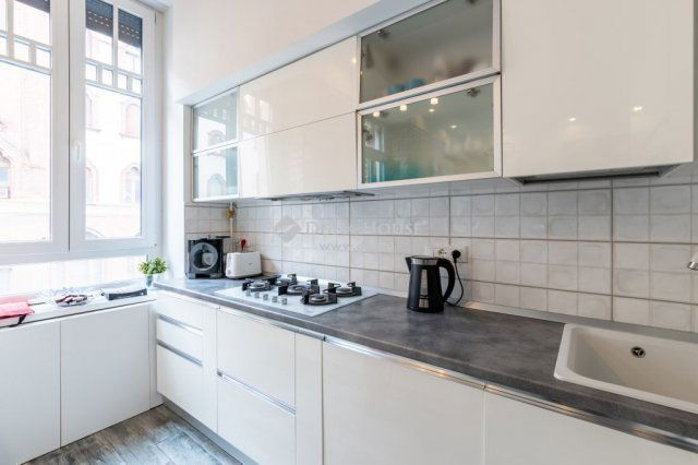 Eladó téglalakás, Budapesten, IX. kerületben 239 M Ft, 5 szobás