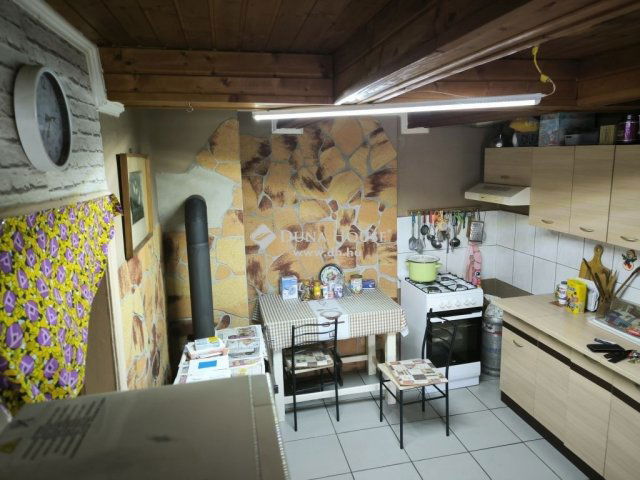 Eladó családi ház, Gyömrőn 18 M Ft, 1 szobás