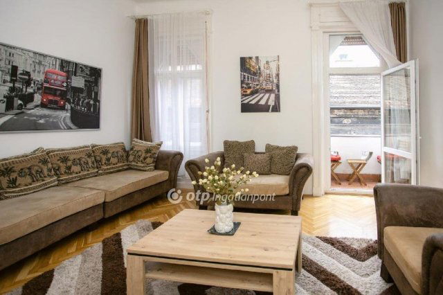 Eladó téglalakás, Budapesten, VIII. kerületben 140 M Ft