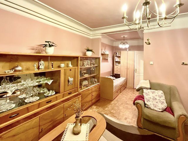 Eladó téglalakás, Pápán 6 M Ft, 1 szobás