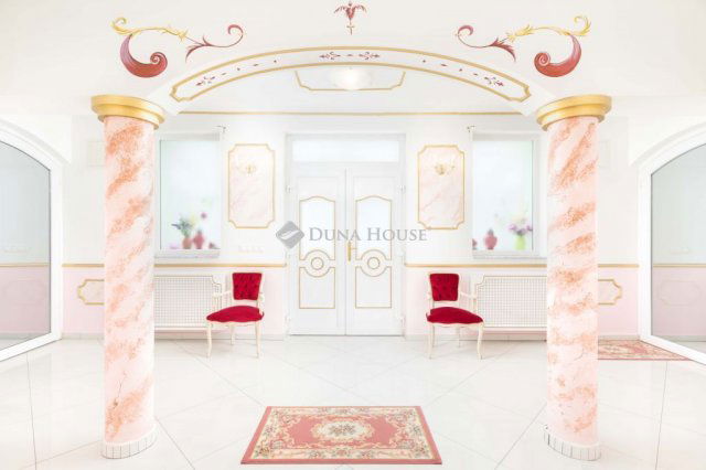 Eladó családi ház, Jánossomorján 783.603 M Ft, 6 szobás