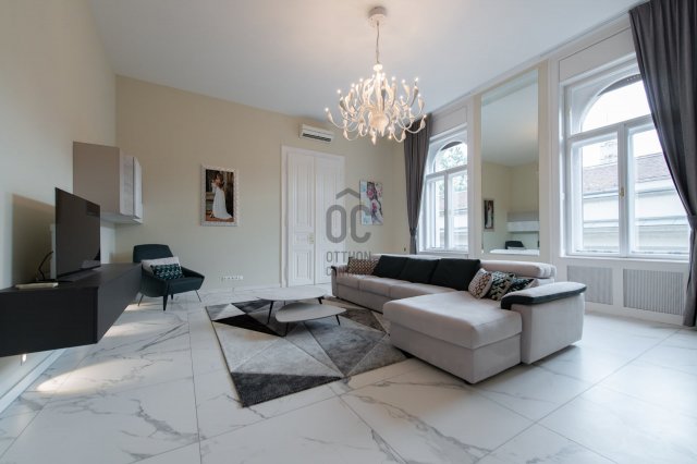 Kiadó téglalakás, albérlet, V. kerületben, Papnövelde utcában