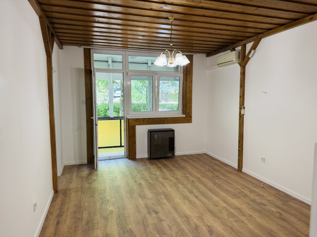 Eladó téglalakás, Szekszárdon 43.47 M Ft, 3 szobás