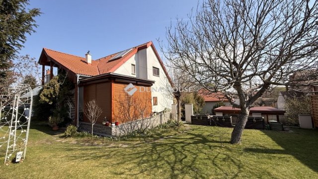 Eladó családi ház, Győrött 149.9 M Ft, 6 szobás