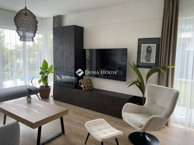 Eladó téglalakás, Törökbálinton 184.9 M Ft, 4 szobás