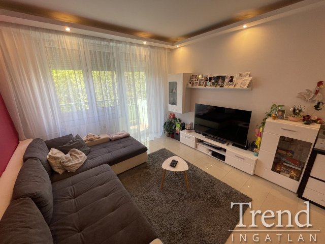 Eladó panellakás, Dunaújvárosban 43.9 M Ft, 2 szobás