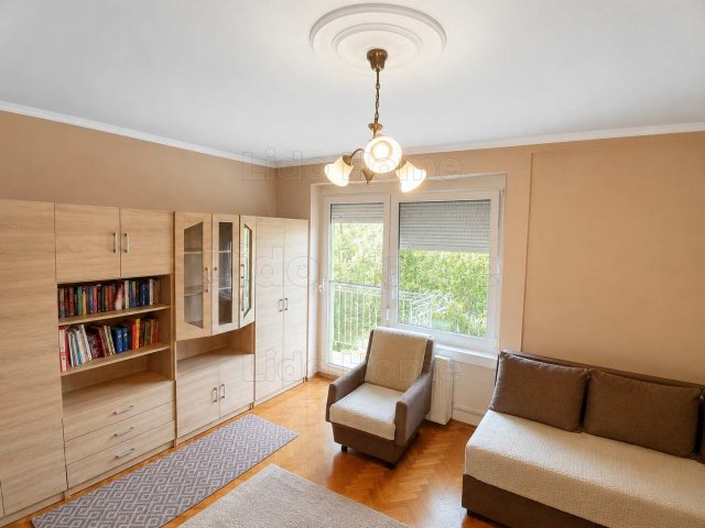 Eladó téglalakás, Sümegen 32 M Ft, 1 szobás