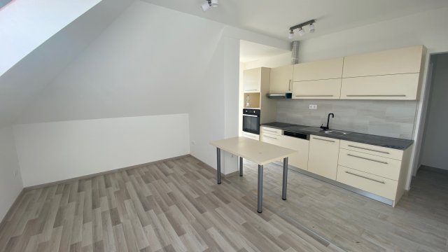Kiadó téglalakás, albérlet, Érden 270 E Ft / hó, 3 szobás