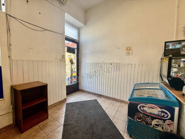 Eladó üzlethelyiség, Oroszlányban 26.6 M Ft, 2+1 szobás