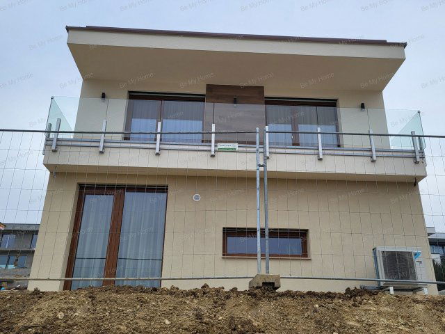Eladó ikerház, Budapesten, III. kerületben 189 M Ft, 4 szobás