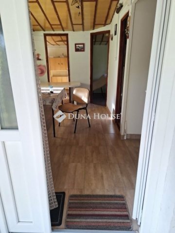 Eladó nyaraló, Tasson 16 M Ft, 3 szobás / költözzbe.hu