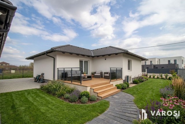 Eladó családi ház, Székesfehérvárott 94.5 M Ft, 4 szobás