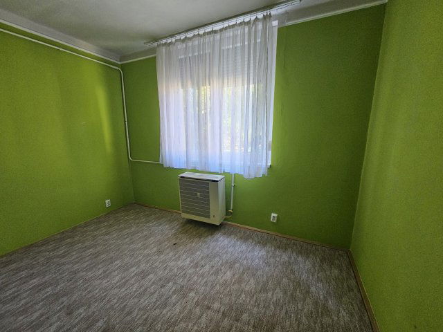 Eladó téglalakás, Pápán 26.5 M Ft, 2 szobás