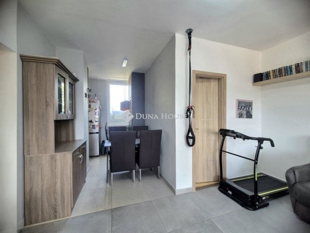 Eladó téglalakás, Szentendrén 87.9 M Ft, 4 szobás