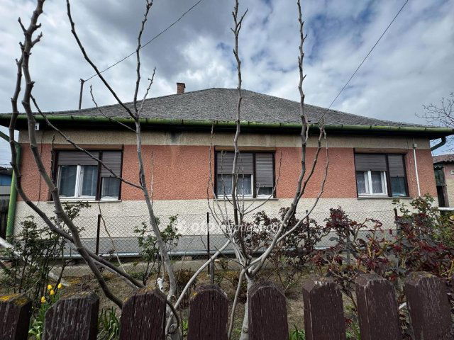 Eladó családi ház, Debrecenben 78 M Ft, 4 szobás