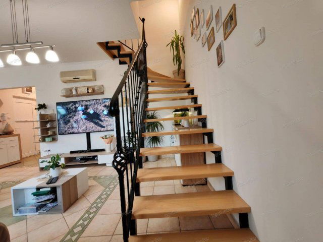 Eladó téglalakás, Nyíregyházán 65.99 M Ft, 4 szobás