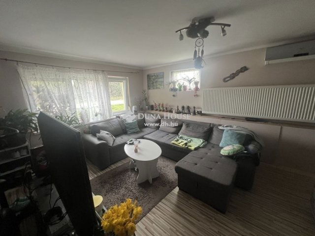 Eladó családi ház, Szegeden 115 M Ft, 7 szobás