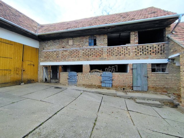 Eladó családi ház, Sombereken 27.5 M Ft, 6 szobás