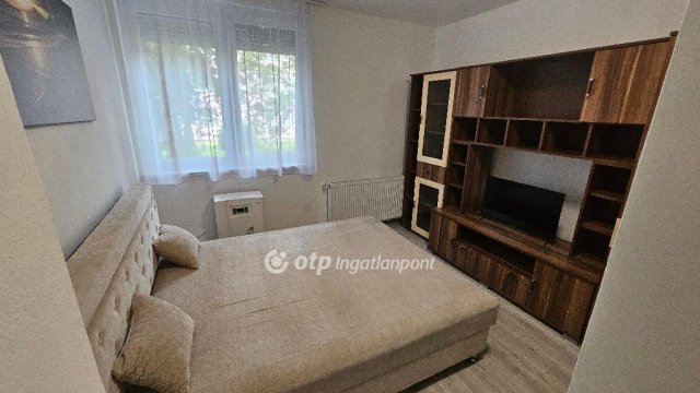 Eladó téglalakás, Egerben 37 M Ft, 1 szobás