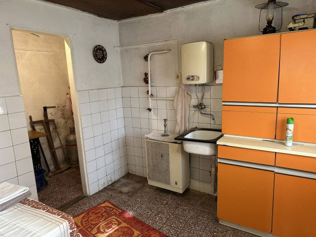 Eladó családi ház, Kaposfőn 9.99 M Ft, 2 szobás