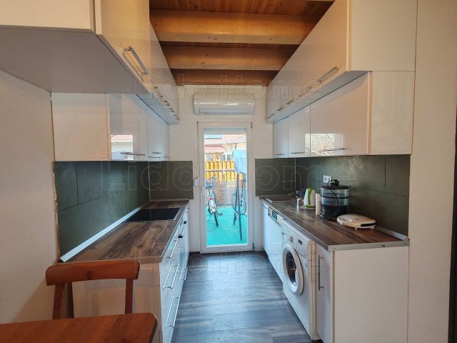 Eladó téglalakás, Balatonkeresztúron 59.9 M Ft, 3 szobás