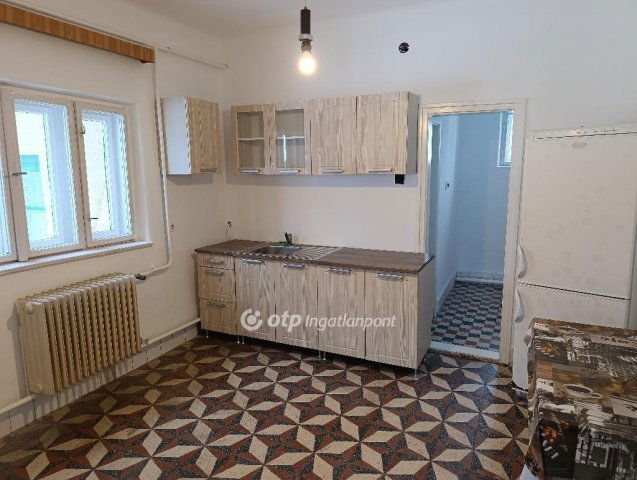 Eladó családi ház, Forráskúton 39.5 M Ft, 3 szobás