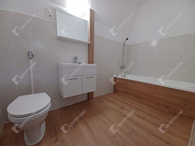 Eladó családi ház, Debrecenben 124 M Ft, 6 szobás