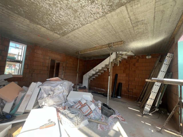 Eladó ikerház, Dunaharasztin 148.9 M Ft, 5 szobás