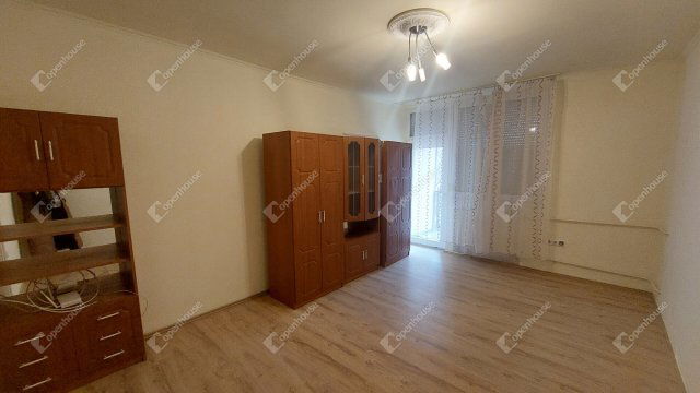 Eladó téglalakás, Oroszlányban 38.9 M Ft, 2 szobás