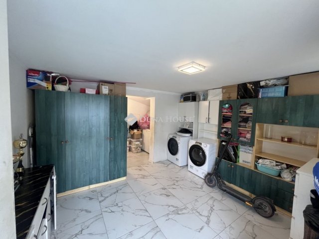 Eladó családi ház, Dorogon 48 M Ft, 3 szobás