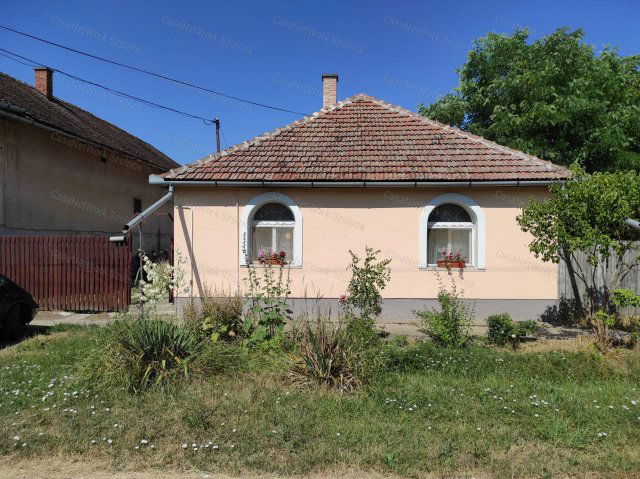 Eladó családi ház, Öcsödön 6.9 M Ft, 2 szobás