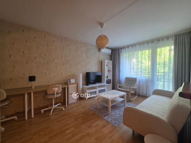 Eladó panellakás, Budapesten, VIII. kerületben 69.99 M Ft