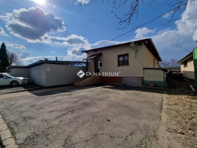 Kiadó iroda, Dunakeszin, Repülőtéri úton 440 E Ft / hó