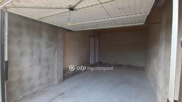 Eladó családi ház, Siófokon 100 M Ft, 4 szobás