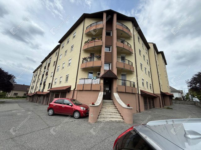 Eladó téglalakás, Zalaegerszegen 54.9 M Ft, 4 szobás